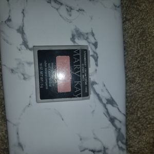 Mary Kay blush in strawberry cream